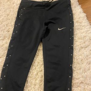 women’s nike leggings. size large. great condition
